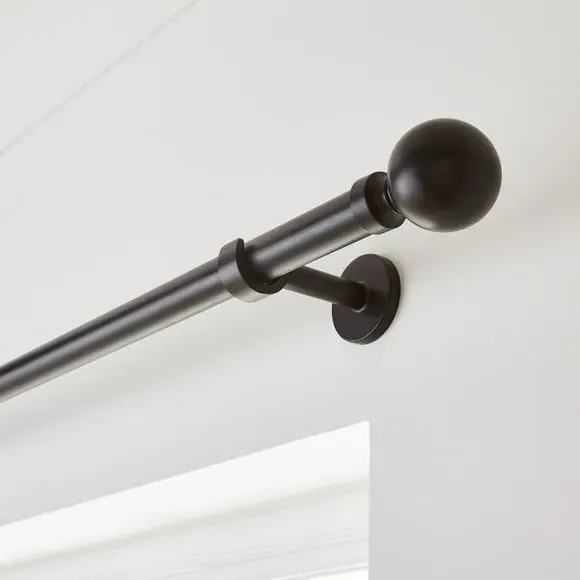 Extendable Eyelet Curtain Pole - Matt Black, Metal