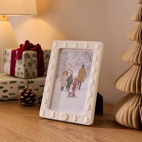 Family Photo Frame with Knitted Texture - White image