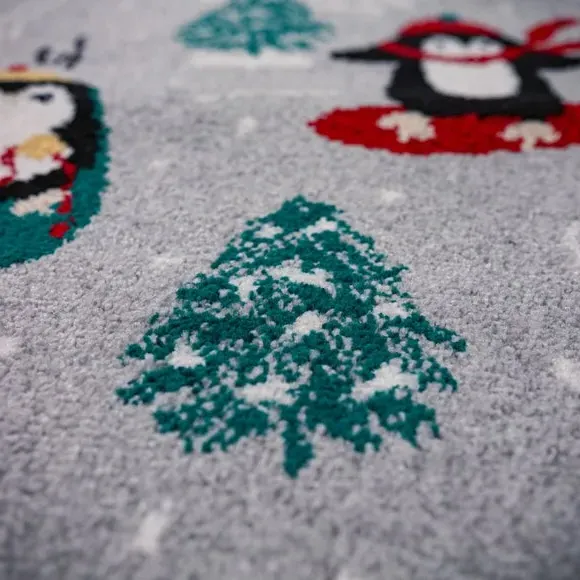 Festive Runner with Penguin Design - Multicolor