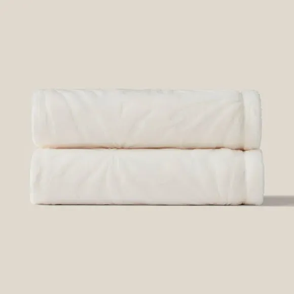 Fleece Throw Blanket with Embossed Pattern - Ivory