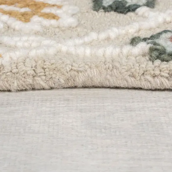 Floral Runner Rug with Shaped Edge - Pink, Wool
