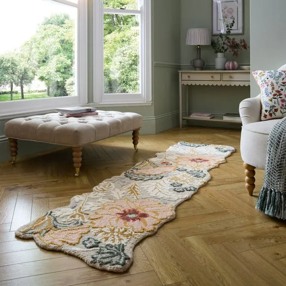 Floral Runner Rug with Shaped Edge - Pink, Wool