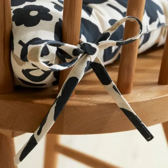 Floral Seat Pad with Ties - Black, Cotton