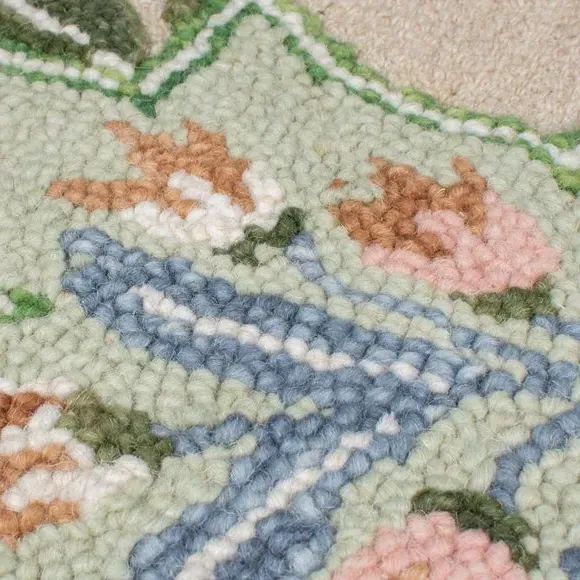 Floral Shaped Rug with Edge Details - Green, Wool