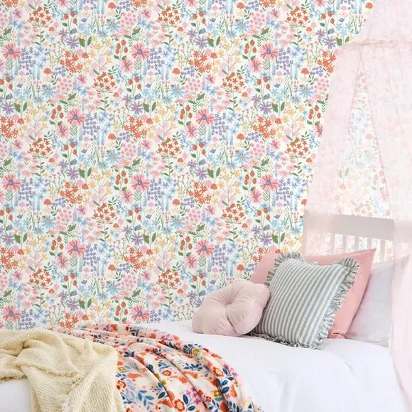 Floral Wallpaper with Ladybird Design - Multicolor