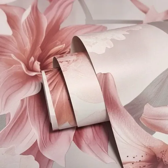 Floral Wallpaper with Pearlescent Highlights - Blush