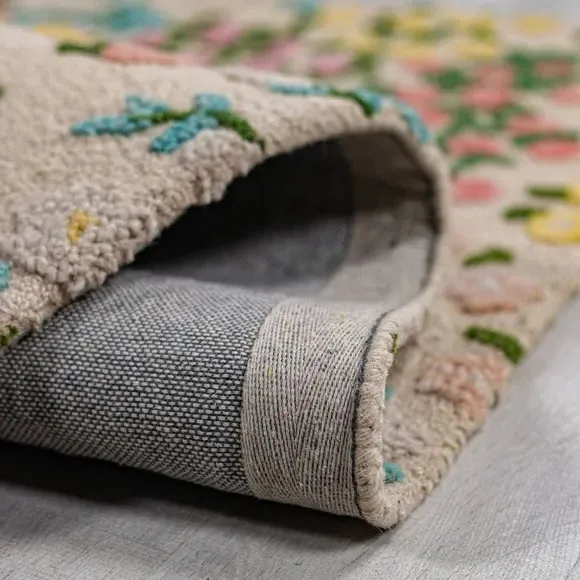 Floral Wool Rug with High-Low Pile - Ivory