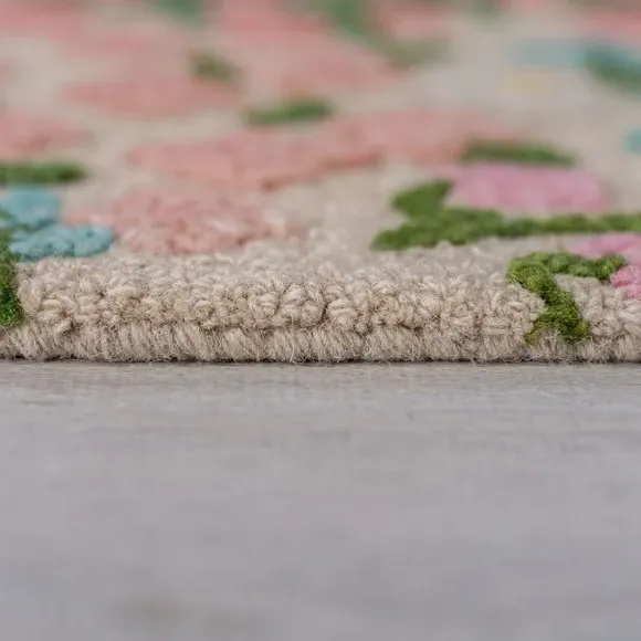 Floral Wool Rug with High-Low Pile - Ivory