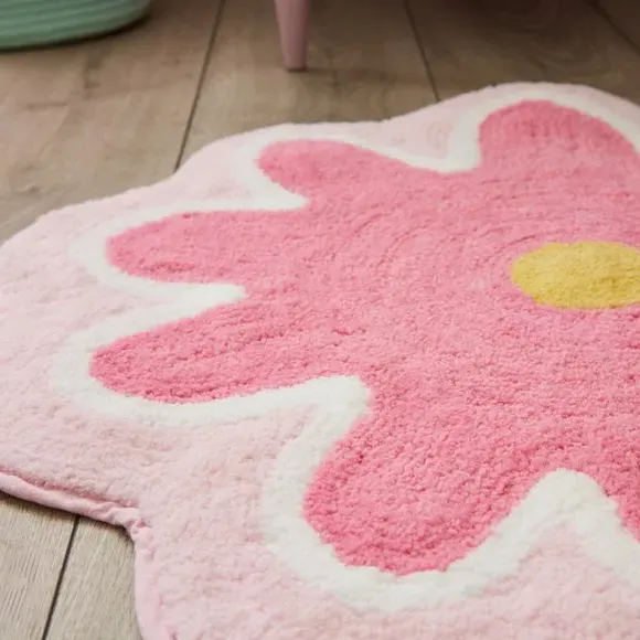 Flower Rug with Tufted Finish - Pink