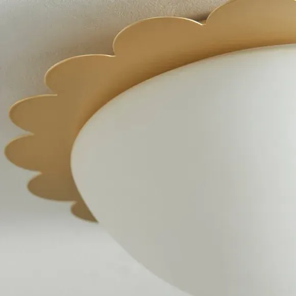 Flush Ceiling Light with Scalloped Edge - Gold