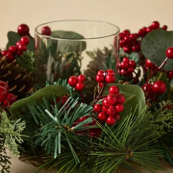 Foliage Candle Holder with Berries - Green