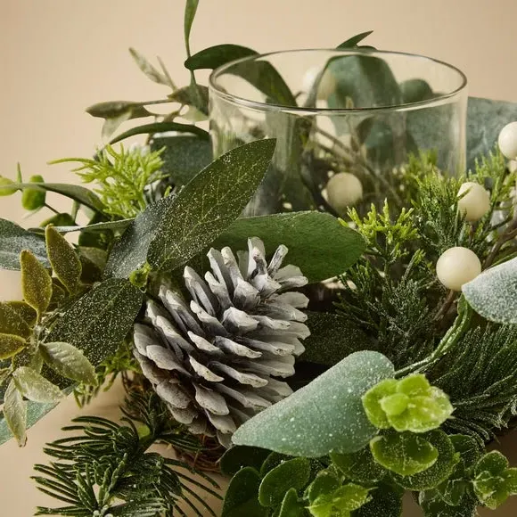 Foliage Candle Holder with Berries - Green