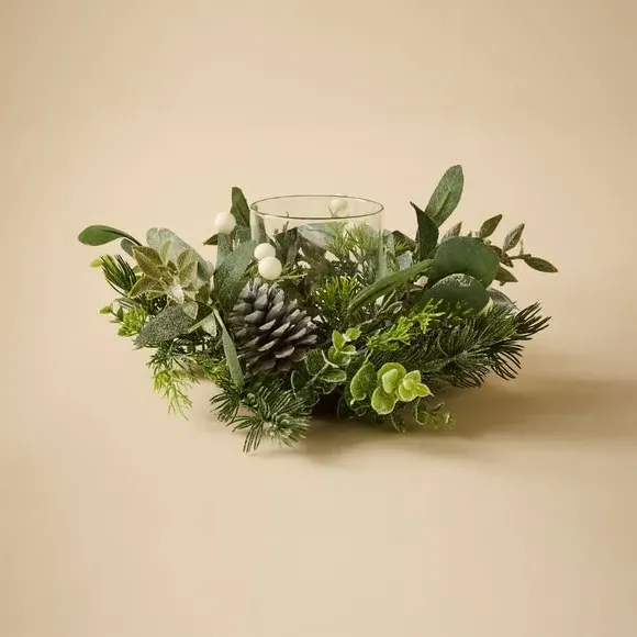 Foliage Candle Holder with Berries - Green