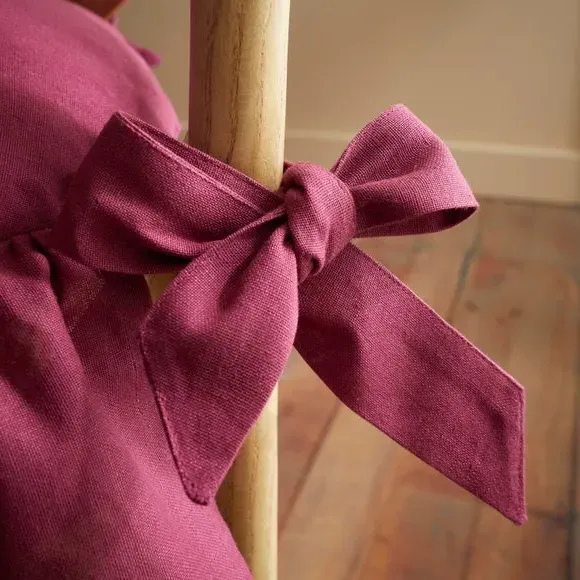 Frill Seat Pad with Ties - Berry, Cotton