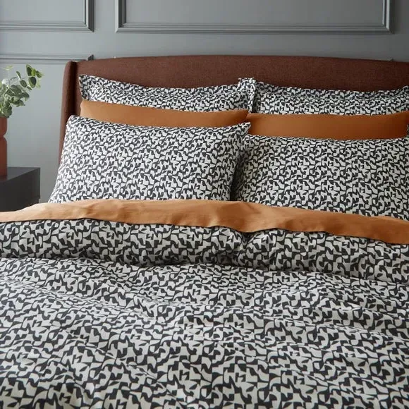 Geometric Duvet Cover Set - Black, Microfibre
