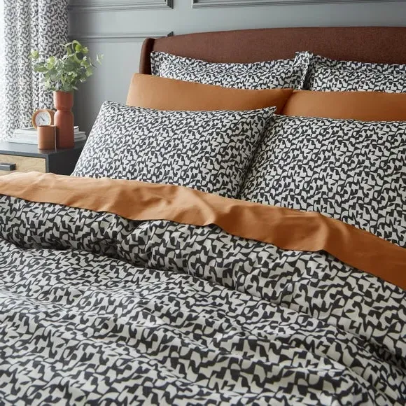 Geometric Duvet Cover Set - Black, Microfibre
