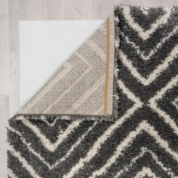 Geometric Shaggy Rug - Grey, Polypropylene