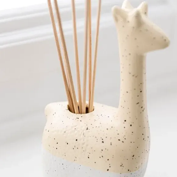 Giraffe Reed Diffuser - Cream, Ceramic