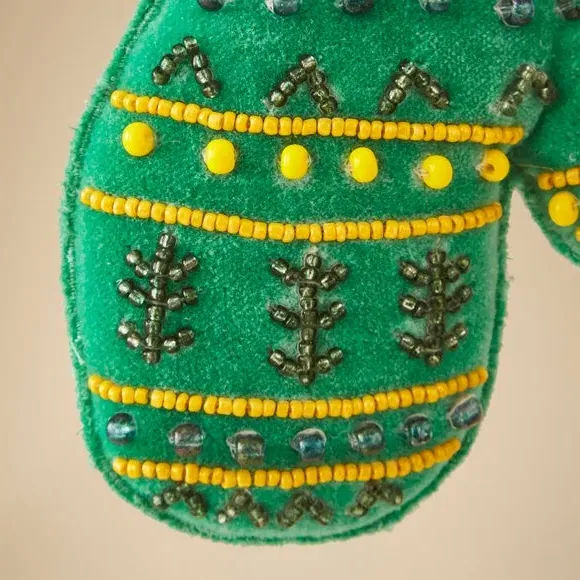 Glove Hanging Decoration - Green, Beaded