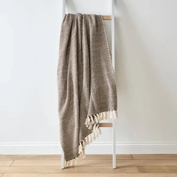 Hand-Woven Throw Blanket with Tassels - Brown