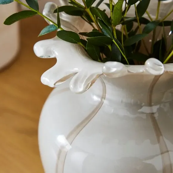 Handkerchief Glass Vase - White, Striped
