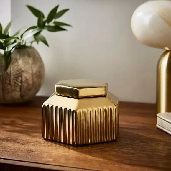 Hexagonal Ginger Jar with Ribbed Texture - Gold