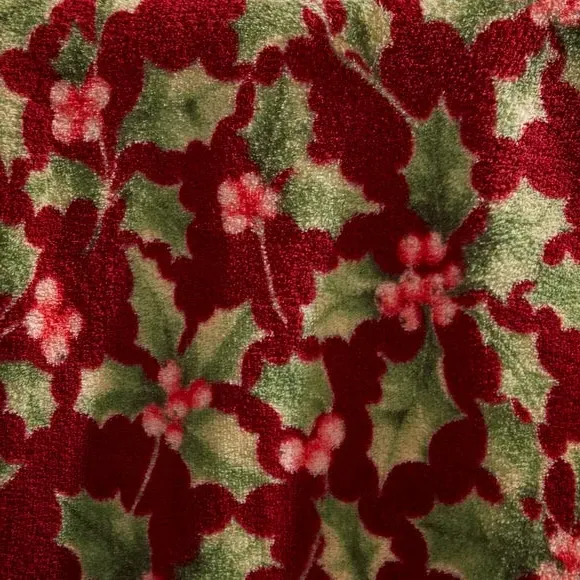 Holly Leaves Printed Fleece Throw - Red