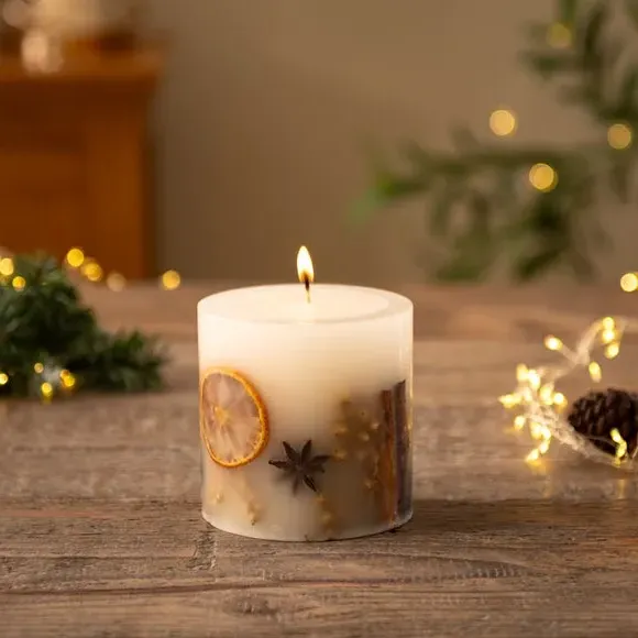 Inclusion Candle with Botanicals - White, Wax image