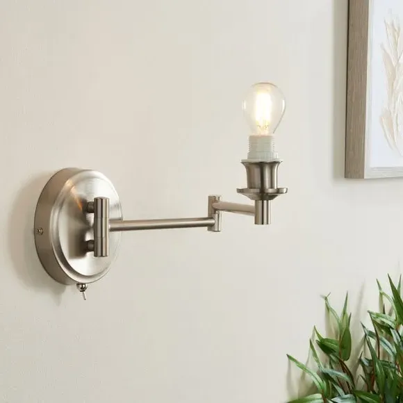 Industrial Wall Light with Extendable Arm - Chrome