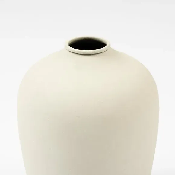 Iron Vase - Cream, Metal