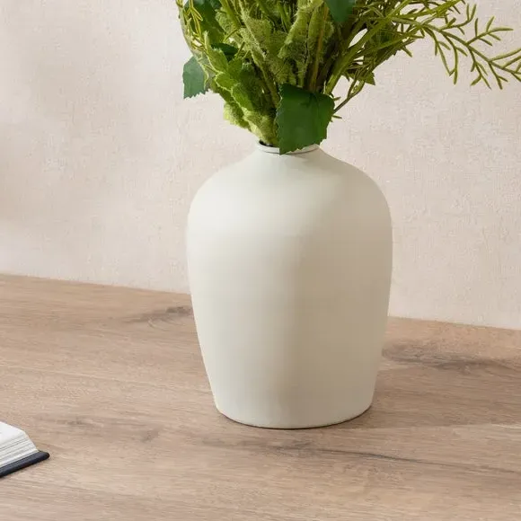 Iron Vase - Cream, Metal