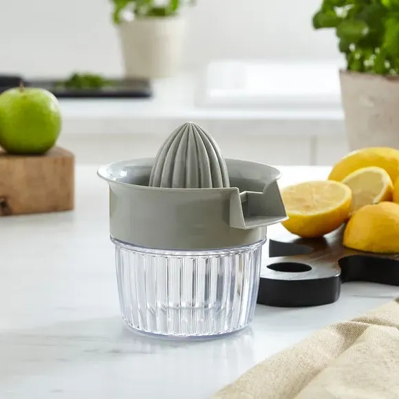 Kitchen Juicer Jug with Spout - Green image