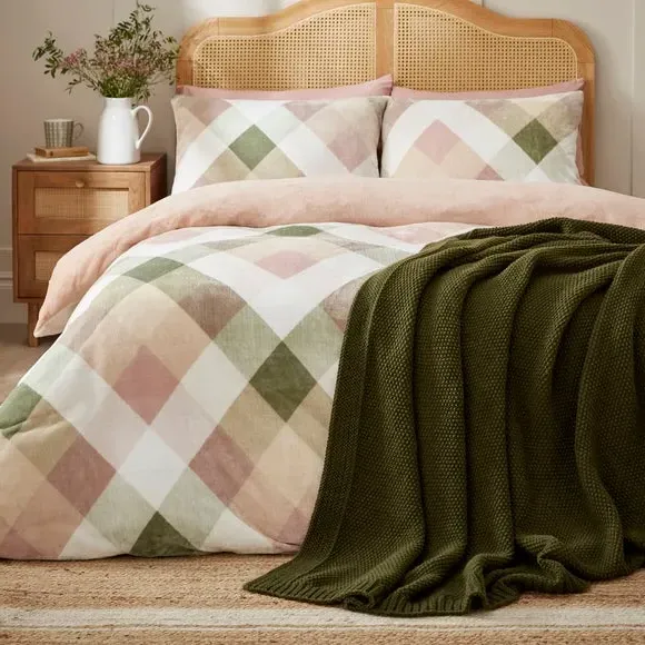 Knitted Bedspread - Olive, Polyester image