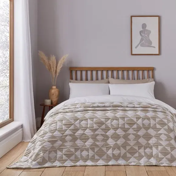 Large Quilted Bedspread - Natural