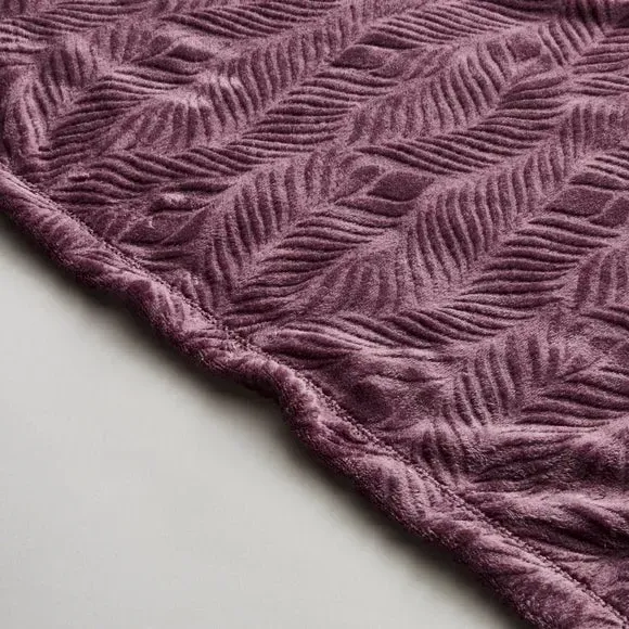 Leaf Pattern Throw Blanket - Thistle, Fleece