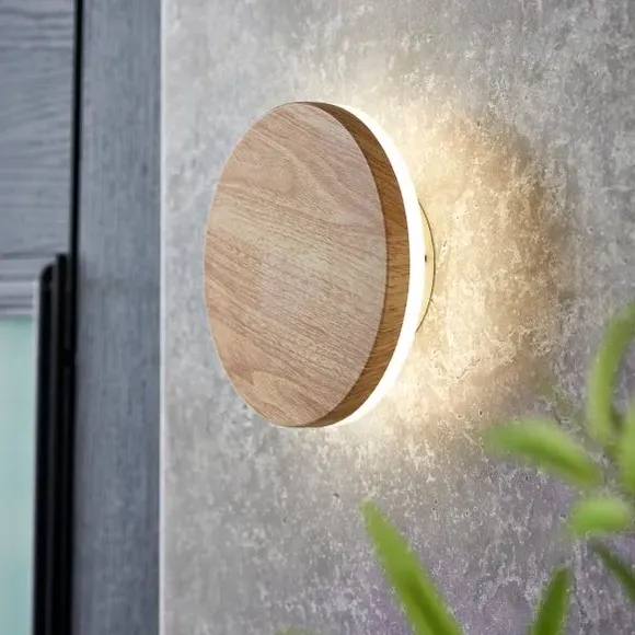 LED Outdoor Wall Light - Wood