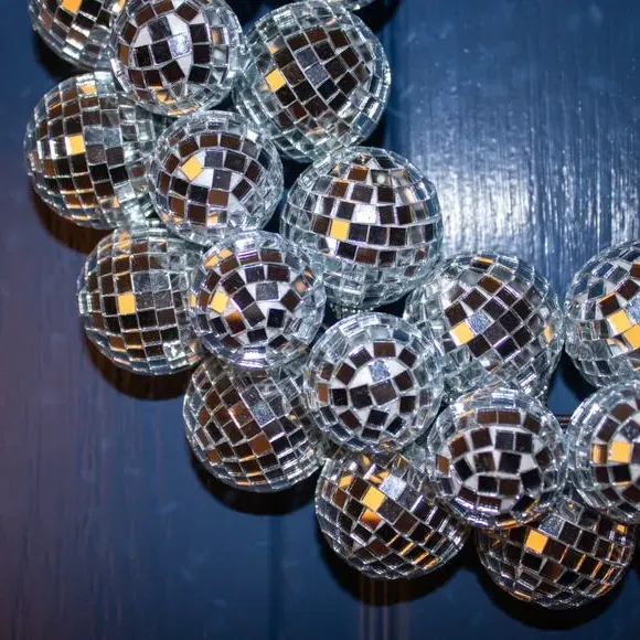 Mirror Ball Wreath - Silver