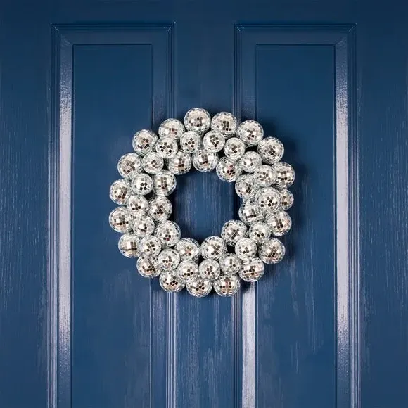 Mirror Ball Wreath - Silver image