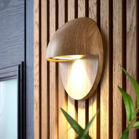 Outdoor Wall Light with LED - Natural