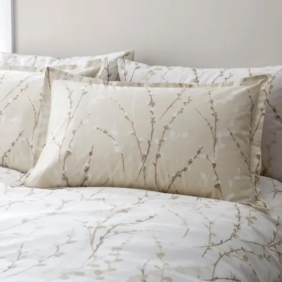 Oxford Pillowcase Floral Design - Natural, Polycotton