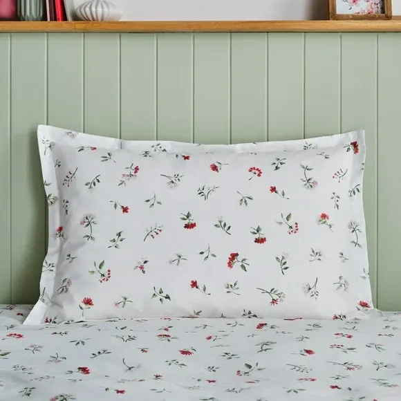 Oxford Pillowcase Floral Design - Red, Cotton image