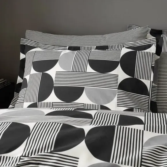 Oxford Pillowcase Geometric Design - Black, Cotton