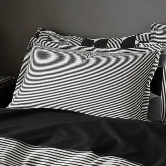 Oxford Pillowcase Geometric Design - Black, Cotton image