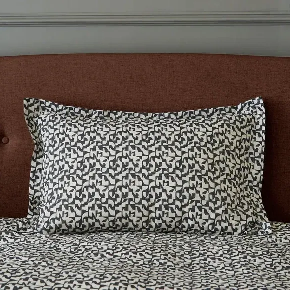 Oxford Pillowcase Geometric Design - Black, Cotton image