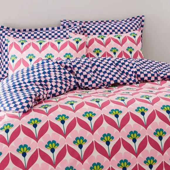 Oxford Pillowcase Retro Floral - Rhubarb, Cotton