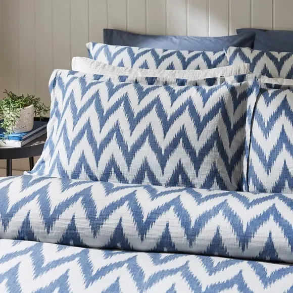 Oxford Pillowcase with Border - Blue, Cotton image