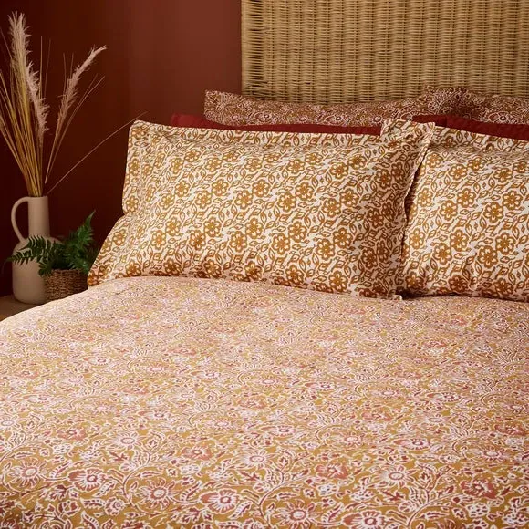 Oxford Pillowcase with Button Closure - Amber, Cotton image