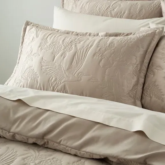 Oxford Pillowcase with Button Closure - Champagne image