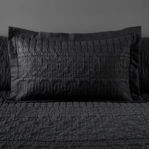 Oxford Pillowcase with Pinsonic Design - Black image