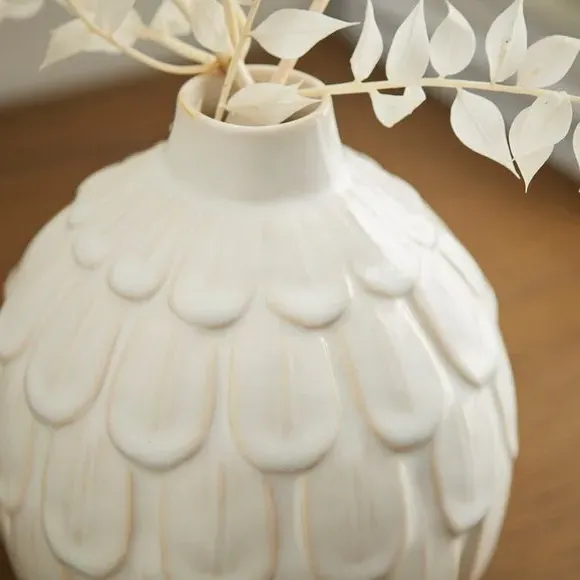Petal Design Vase - Cream, Ceramic